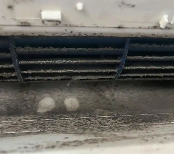 章贡空调吹的风有股烧焦味是怎么回事